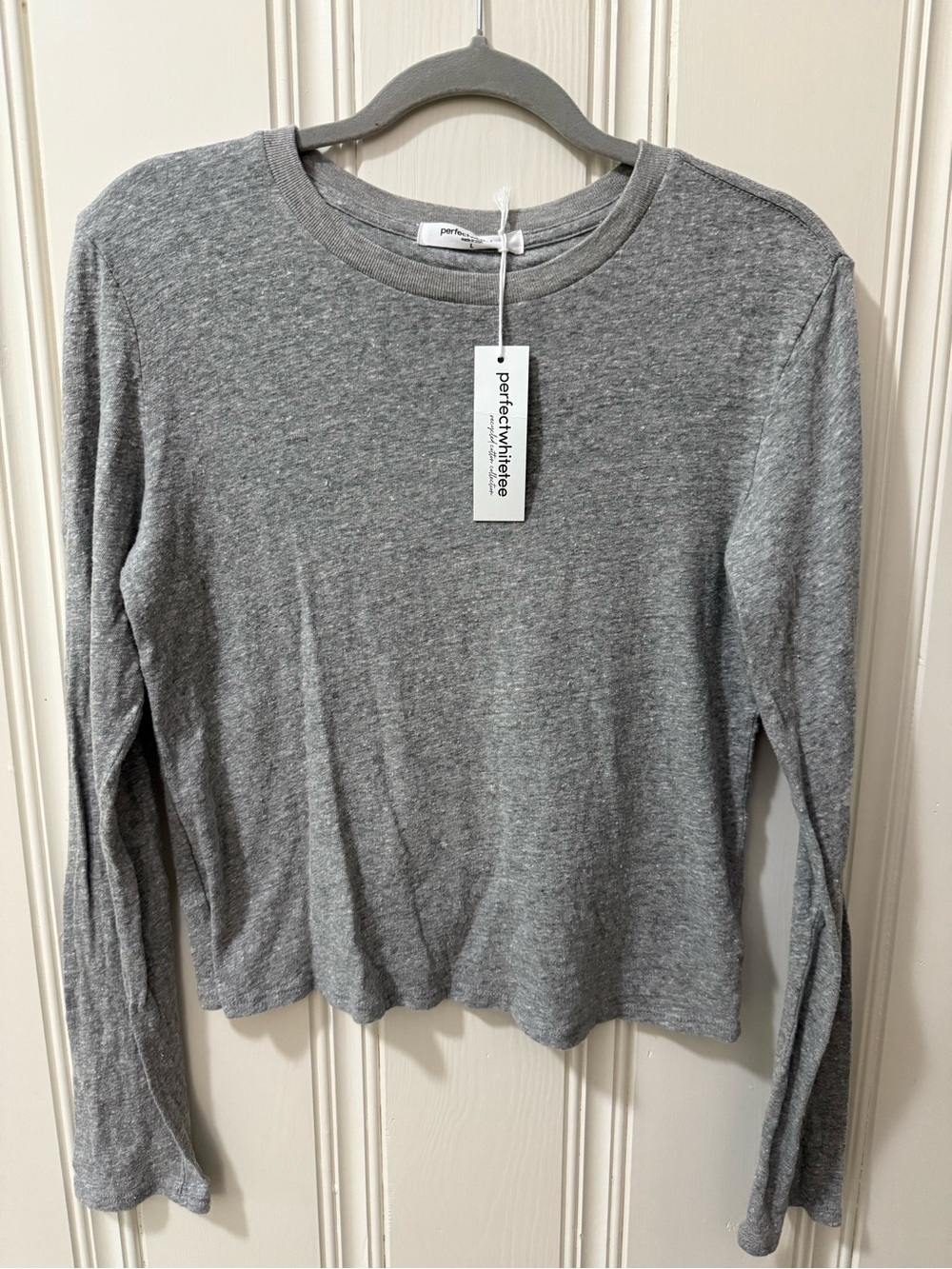 perfectwhitetee Women's Long Sleeve Jamie Crewneck Top - Gray large - Picture 1 of 7